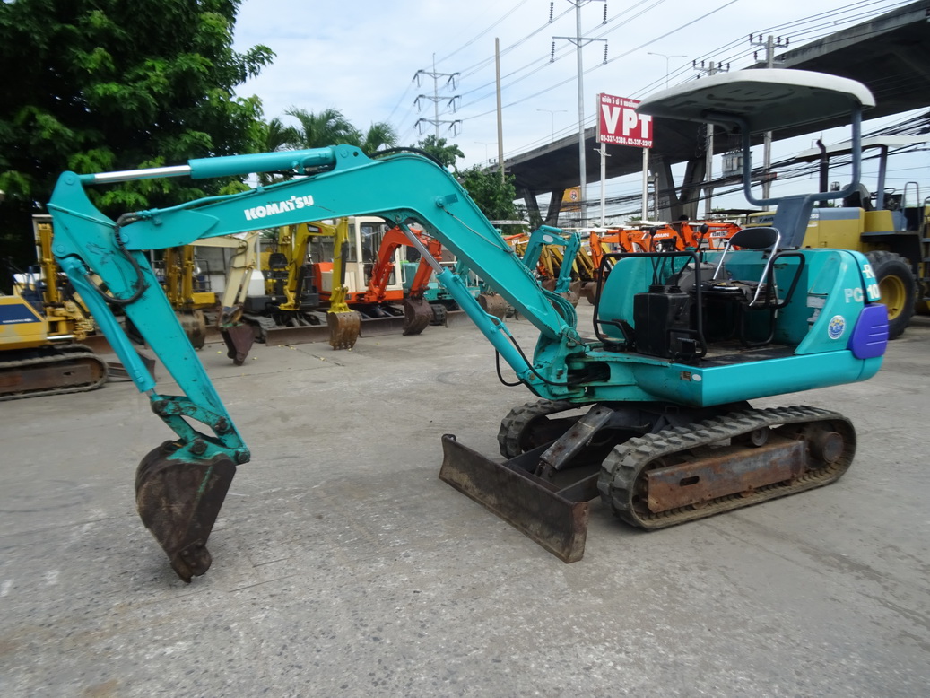 รถขุด Komatsu PC10-7